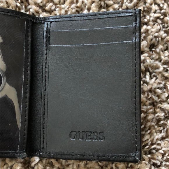 Guess black wallet - Picture 4 of 4